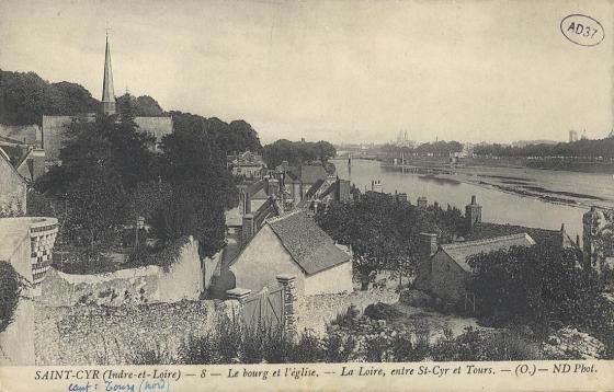 Le bourg et l'église - [Saint-Cyr-sur-Loire]